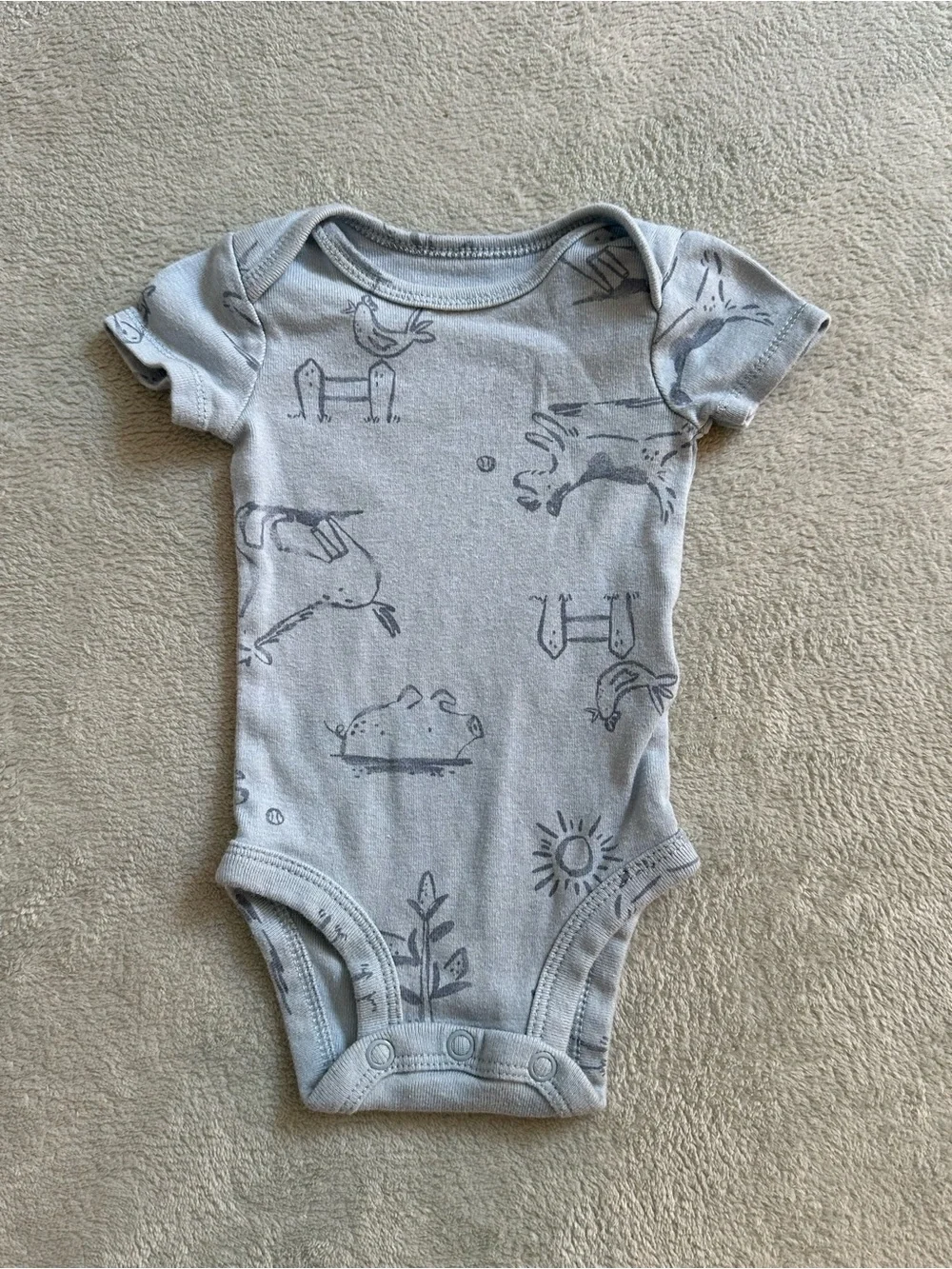 Carter’s Newborn Baby Outfit Bundle - Picture 5 of 8